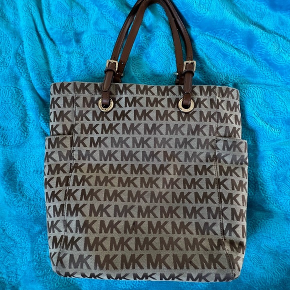MICHAEL Michael Kors Handbags - 🌹MICHAEL KORS🌹 PURSE/BAG